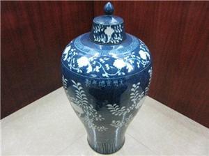 專(zhuān)家指南 如何三步分析法辨明灑藍(lán)釉瓷器拍賣(mài)價(jià)格的真?zhèn)闻c價(jià)值